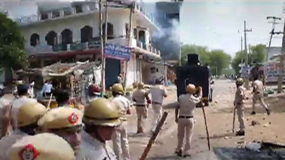 India: Gurgaon's mosque set on fire