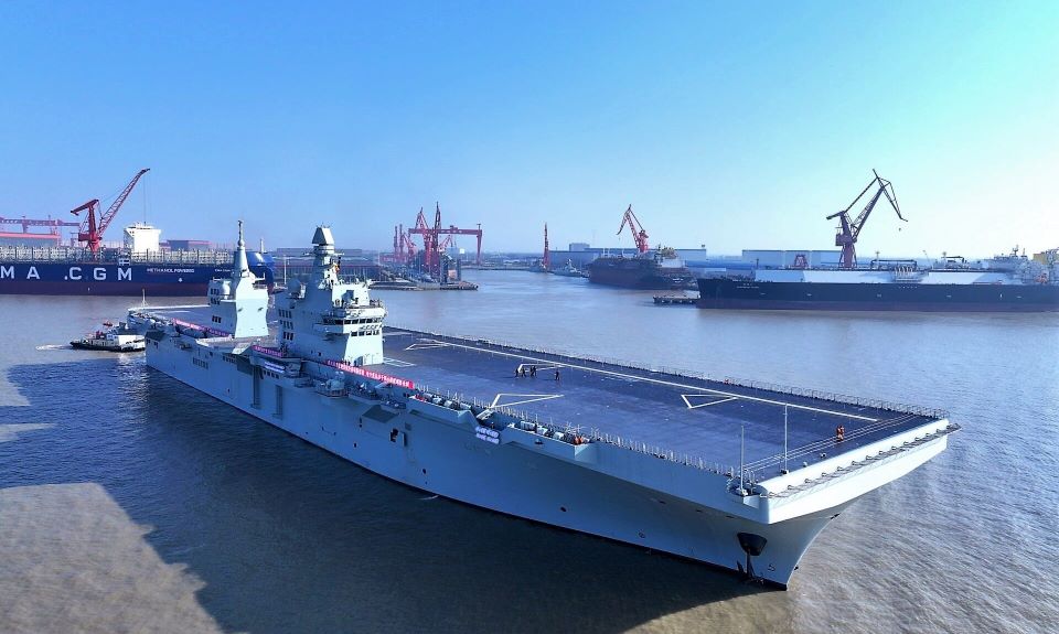 China’s Type 076 “Sichuan” Begins Sea Trials, Marking a New Era in Hybrid Amphibious–Drone Carrier Warfare